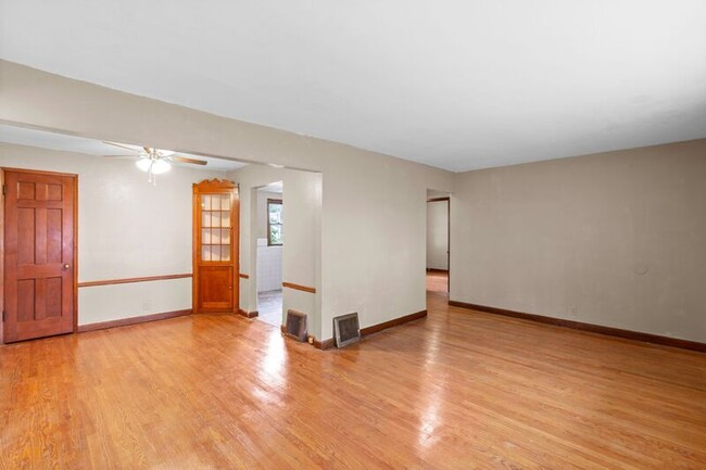 Building Photo - 1167 Ashford Dr