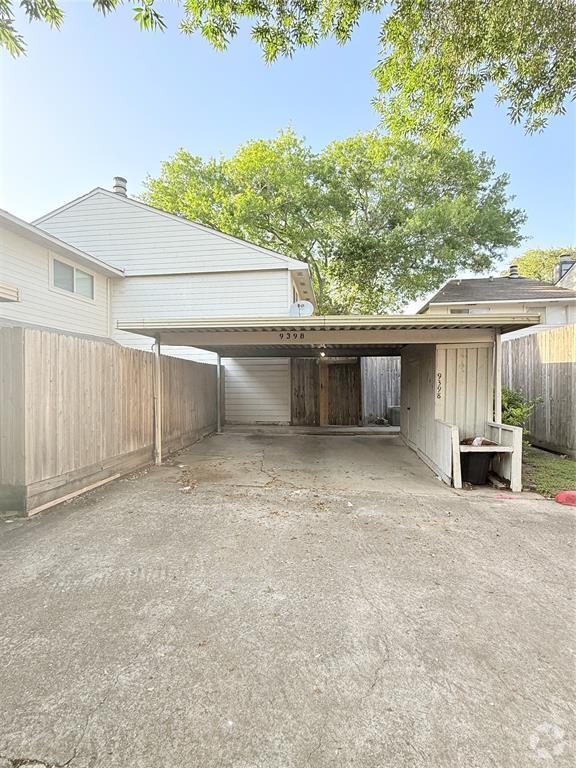 Building Photo - 9398 Beechnut St