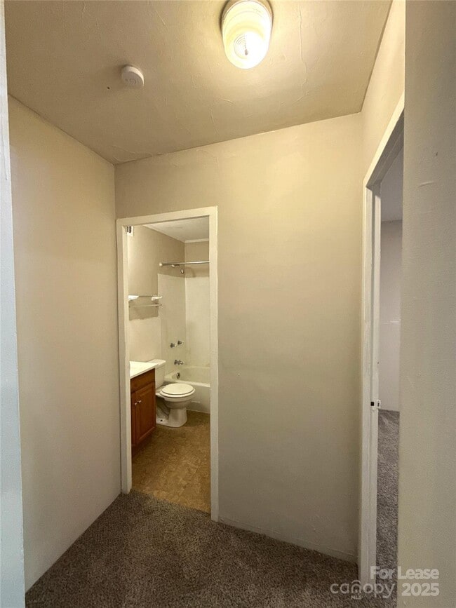 Foto del edificio - 2126 E 7th St