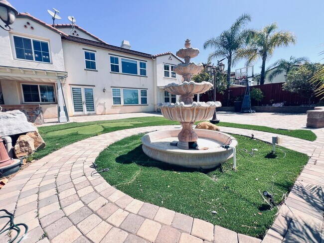 Building Photo - Arrowhead Golf Course Oceanside 5 Bedroom Home