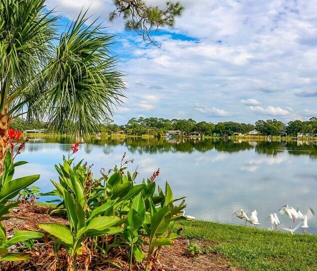 Beautiful Lake Nan is near Goldenrod Park
