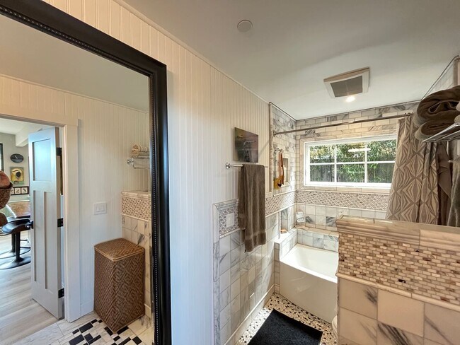 Foto del edificio - Exceptional Luxury One Bedroom Fully Furnished - Morro Bay w/Views