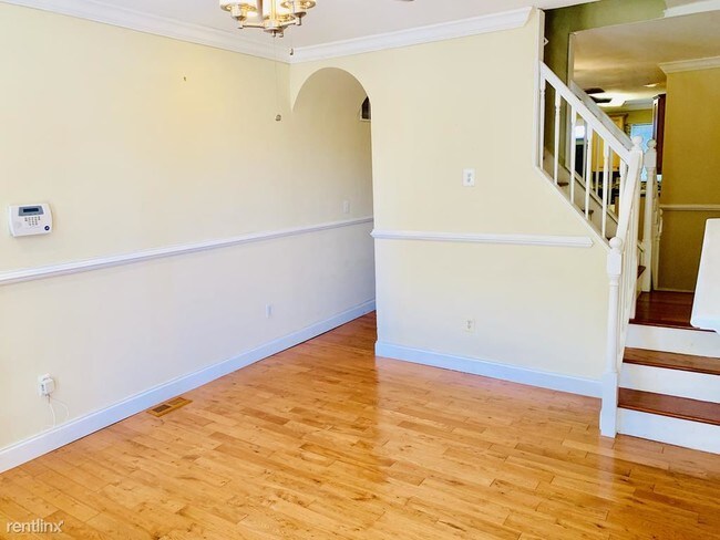 Building Photo - 2 br, 1.5 bath Townhome - 436 Fawcett St