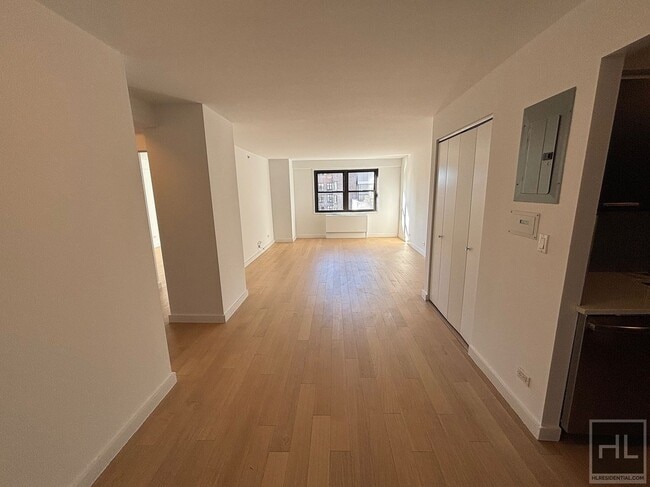 Building Photo - East 39th Street
