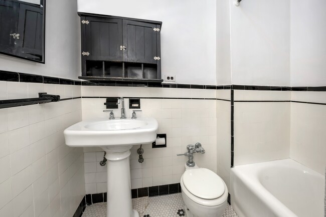 Foto del edificio - 200 E 16th St