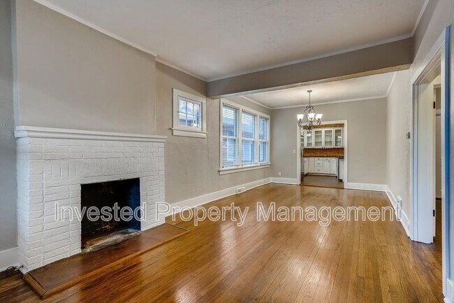 Building Photo - 964 S Washington St