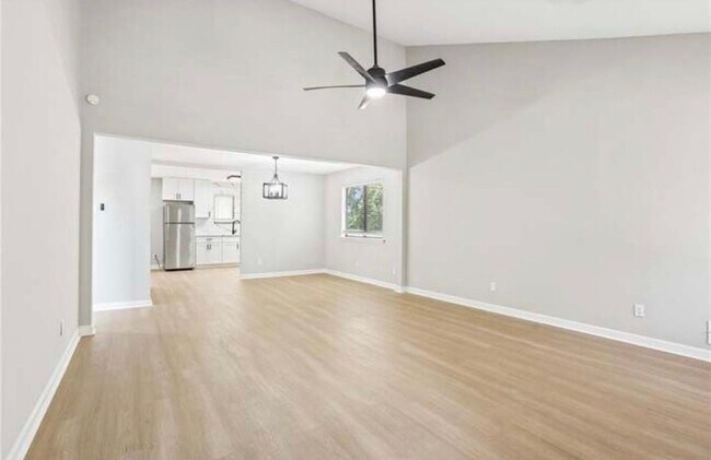 Foto del edificio - 5500 Gibson Dr