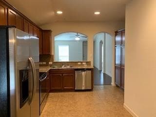 Building Photo - 905 Alamo Plaza Dr