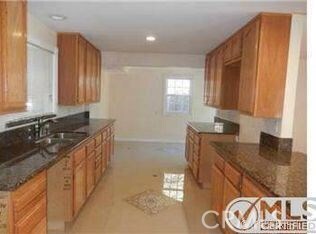 Foto del edificio - 5538 Irondale Ave