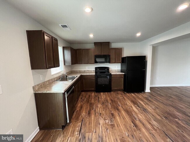 Building Photo - 770 Carson Cir