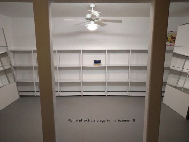 Convenient Location with AC and Solar Photovoltaic - Convenient Location with AC and Solar Photovoltaic House