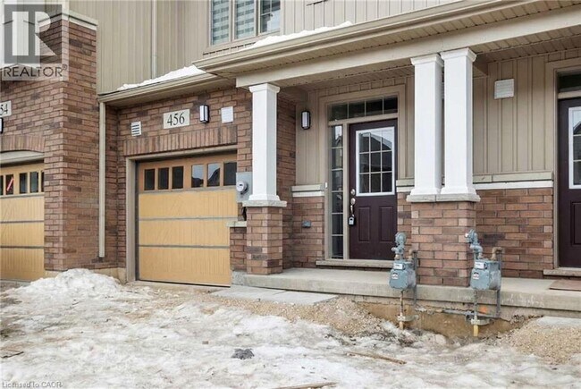 Photo du bâtiment - 456 Adelaide St