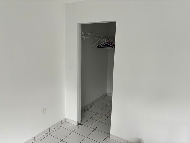 Building Photo - 6700 SW 40th St