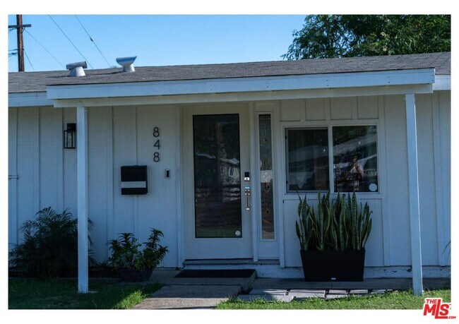 Building Photo - 848 W Irving Pl