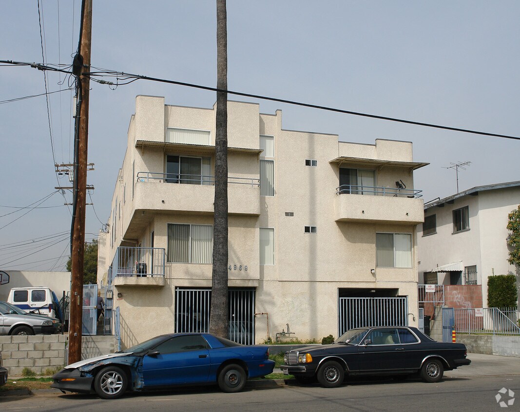 Building Photo - 4969 Romaine St