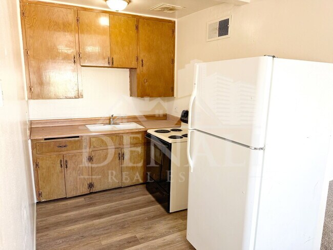 Foto del edificio - 1211 W Apache Trail