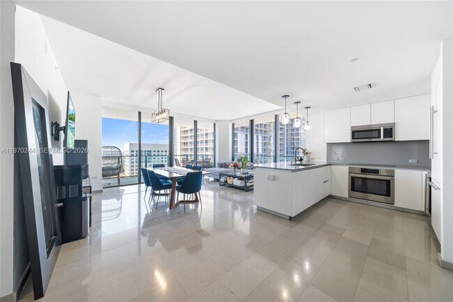 Foto del edificio - 88 SW 7th St