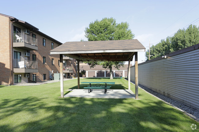 Patio - Kirkwood Manor Apartments