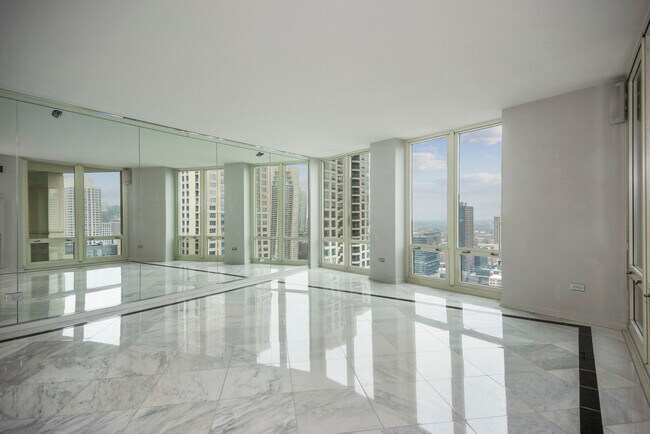 Foto del edificio - 345 N La Salle Dr