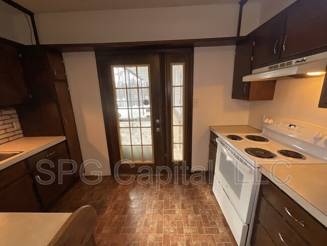 Building Photo - 58 S Corporation St