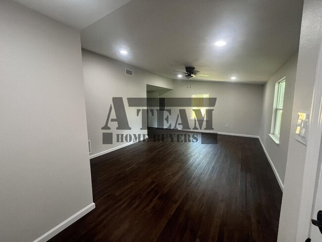 Building Photo - Fully Remodeled 2 Bedroom 2 Bathroom