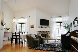Building Photo - 8212 Mainsail Dr