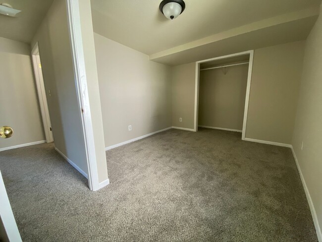 Building Photo - Charming 3 Bedroom 2 bath home in Merle Ha...