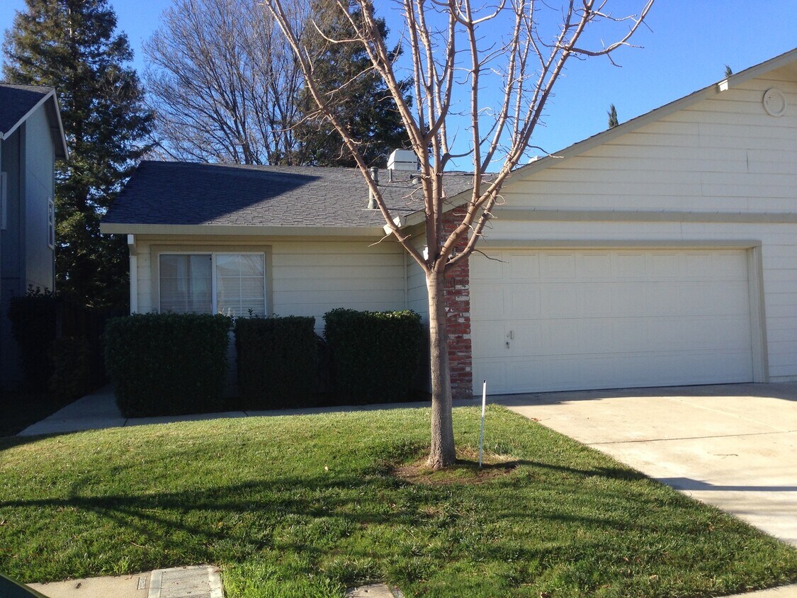 Primary Photo - 3 bedroom 2 bath house in Yuba City