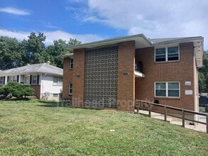 Building Photo - 3325 S Oxford Ave