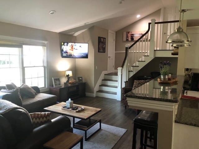 LR - 318 Woodlawn Ave