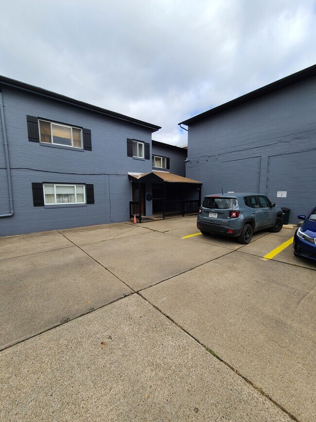 Building Photo - 204 Taylor St