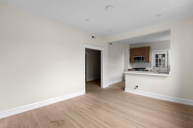 Building Photo - 4636 N Hamilton Ave