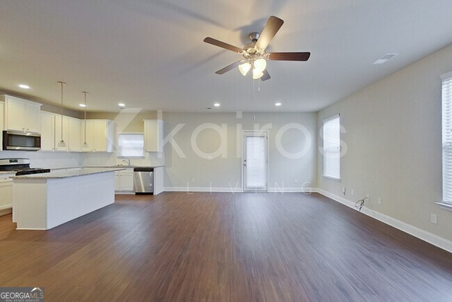 Building Photo - 155 Orchard Ln