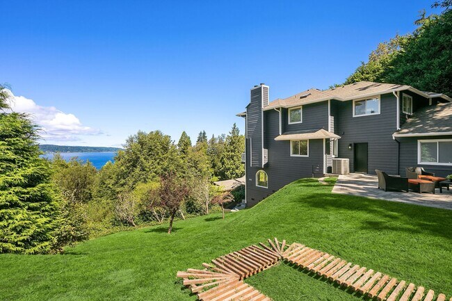 Foto del edificio - Beautiful Home in Mukilteo with Panoramic ...