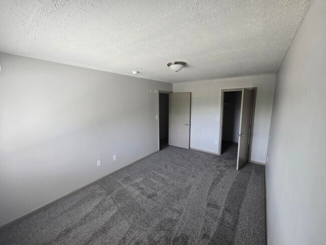 Foto del edificio - New River Gardens I