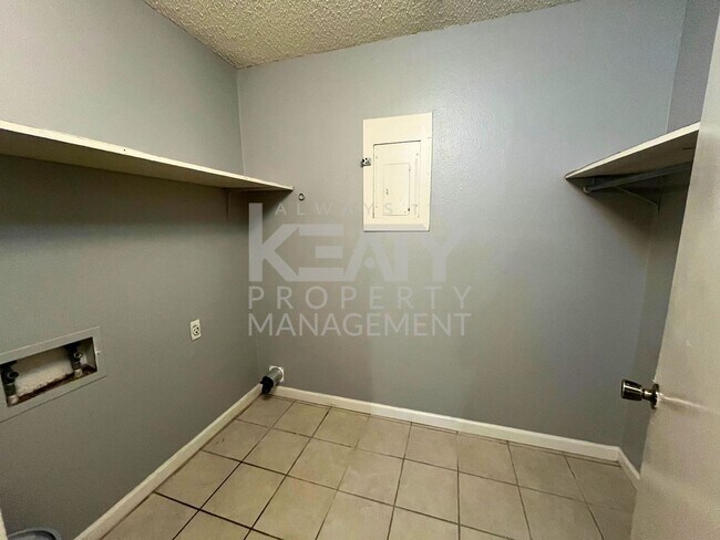 Foto del edificio - 513 Fox Run Ave