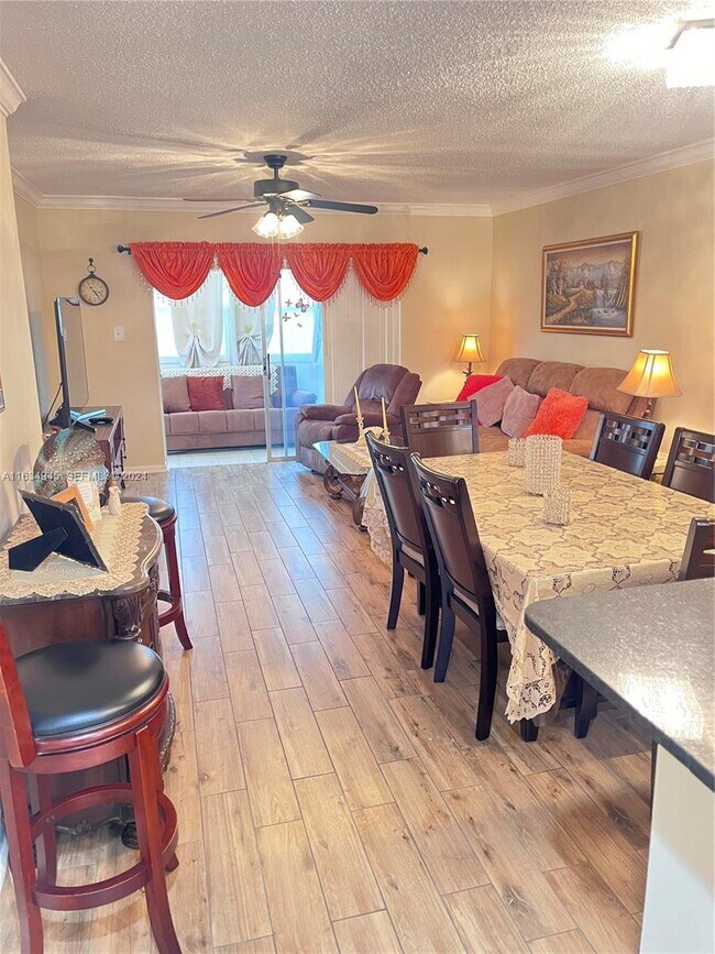 Foto del edificio - 7300 NW 5th Ct