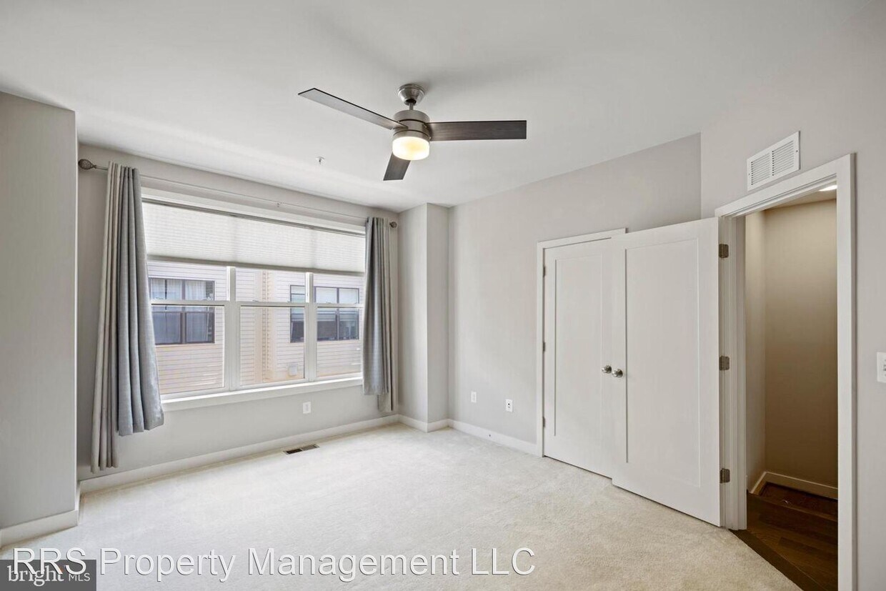 Building Photo - 3 br, 3.5 bath House - 16329 Columbus Ave
