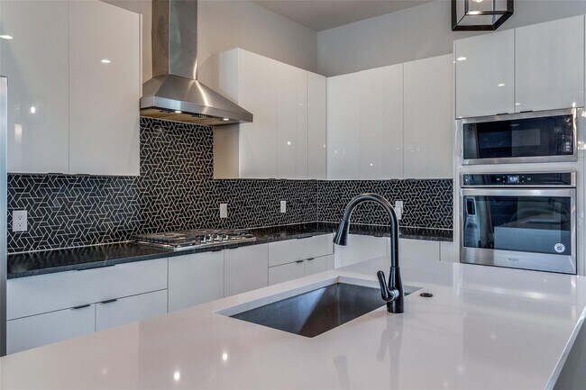 Foto del edificio - 4117 Munger Ave