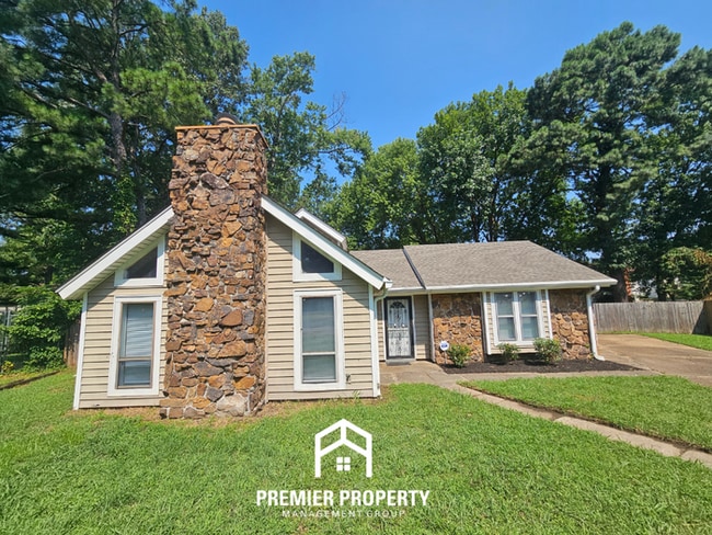 Stunning 3BR/2BA Home | 1,644 Sq Ft, Floor-to-Ceiling Stone Fireplace & High Ceilings - Stunning 3BR/2BA Home | 1,644 Sq Ft, Floor-to-Ceiling Stone Fireplace & High Ceilings