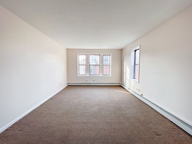 Foto del interior - 26 Congress St / Luca Investments LLC