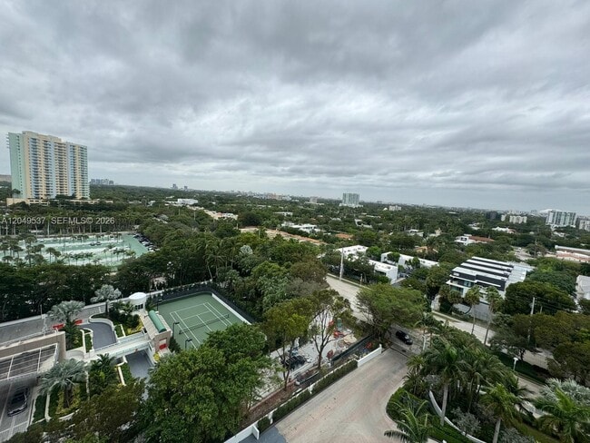 Building Photo - 2101 Brickell Ave