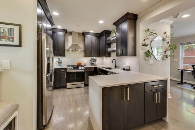 Foto del edificio - 3005 N Clifton Ave