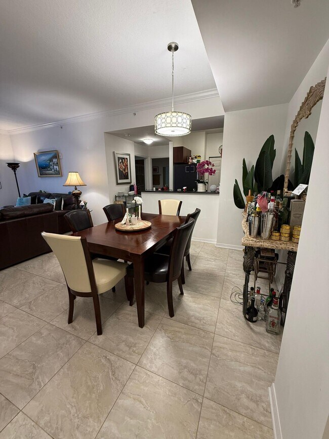 Foto del edificio - 4905 Midtown Ln