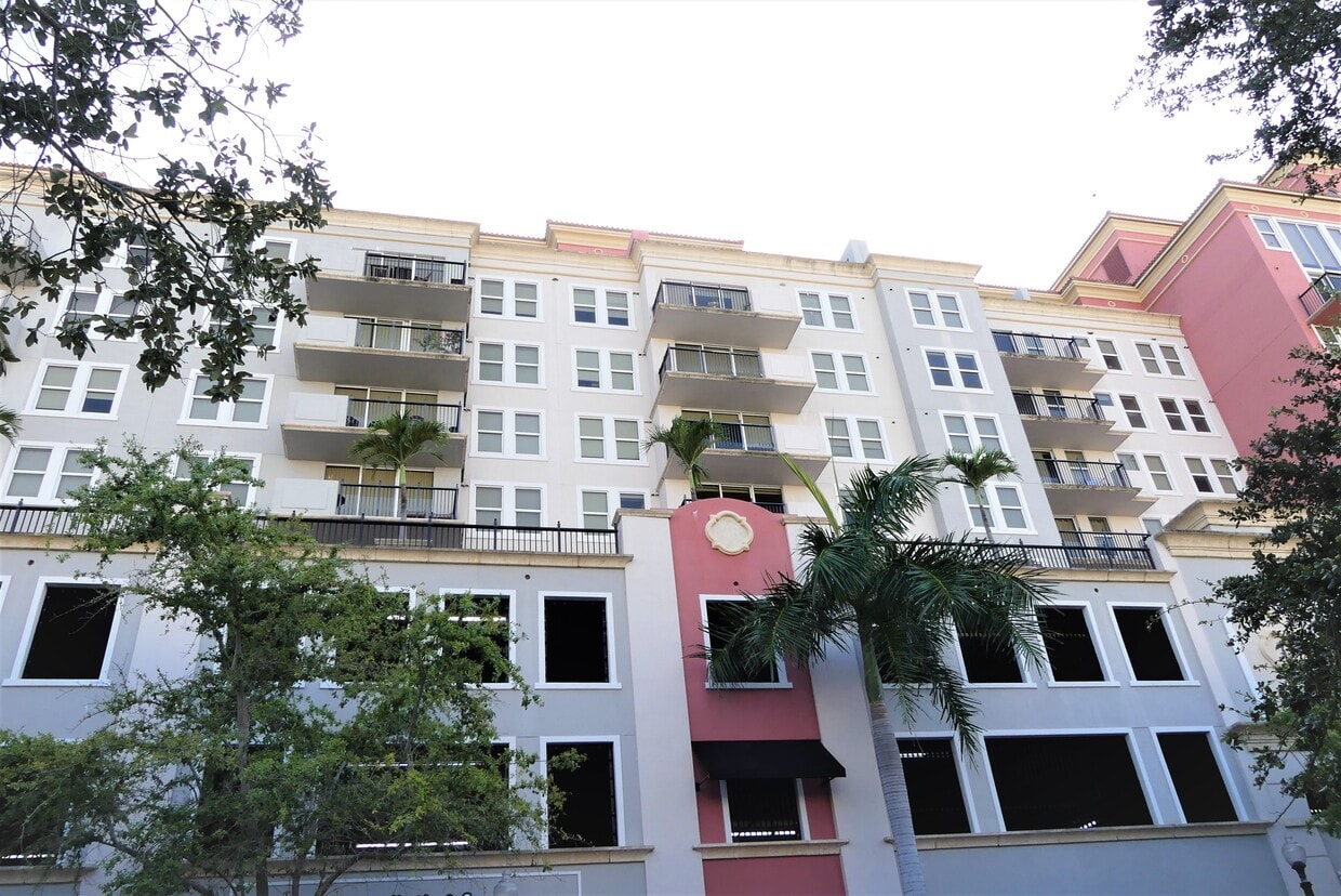 Primary Photo - 4100 Salzedo St
