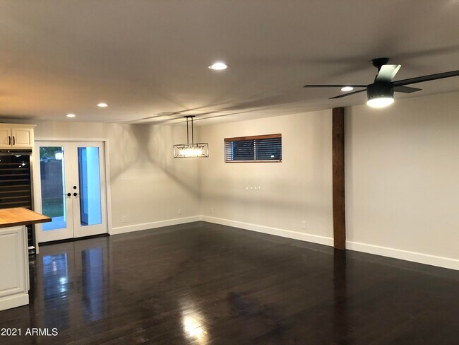 Foto del edificio - 8308 E Vista Dr