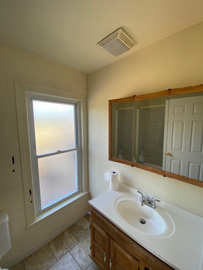 325 S Sherwood Ave, Plainwell, MI 49080 Townhouse for Rent in