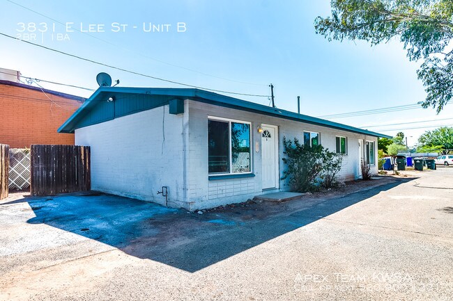 Building Photo - Beautiful remodel Duplex in central Tucson