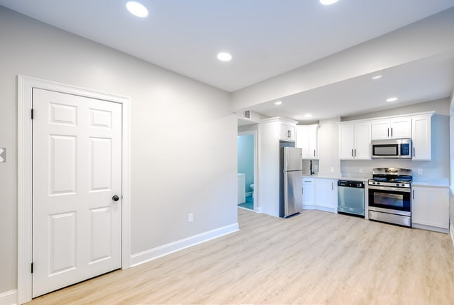 Building Photo - 120 Berkshire St