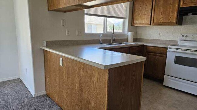 Building Photo - 3 Bedroom 2 Bathroom Bozeman Condo